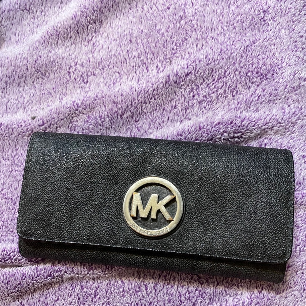 Michael kors wallet